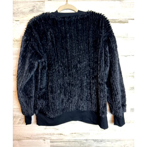 Crown & Ivy Women’s Medium Black Fuzzy Knit Ribbed Crewneck Pullover Sweater NWT - Picture 2 of 6